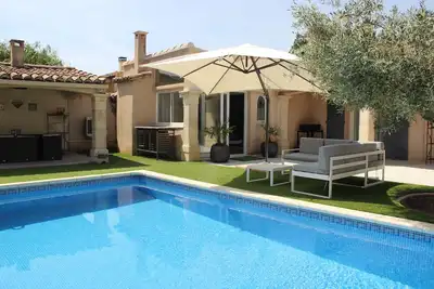 Villa  tout confort avec piscine privée au calme proche orange et Vaison