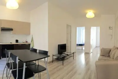 Image de 3 pièces à proximité de tout  [ Zone Touristique Internationale ]