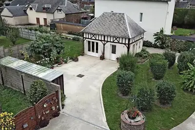 Image de gîte agréable et fleuri