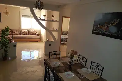 Image de Appartement de luxe spacieuce(110m) 4 chambres avec garage au plein centre ville