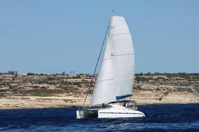 Image de Catamaran avec skipper et hôtesse Cyclades