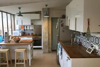 Image de Maison en centre ville avec Piscine