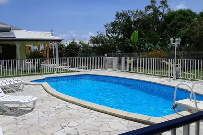 Image de Spacious self-catering cottages with lovely terrace and shared swimming pool, in a peaceful setting.