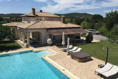 Image de Superbe villa avec piscine et jacuzzi sur terrain de 5000m2
