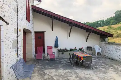 Image de Maison Béarnaise pour vacances ou cures à Salies de Béarn. Promotion Mois De Jui