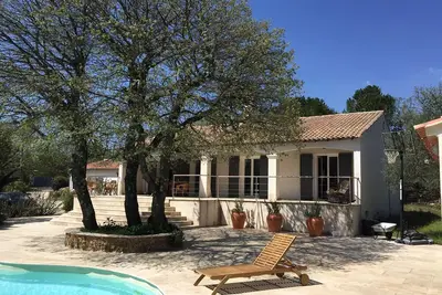Image de Grande villa de 300 m2 avec piscine - zone naturelle - au calme sans vis à vis
