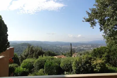 Image de Appartement Grasse (30' Cannes et Nice), vue exceptionnelle mer, piscine, wifi