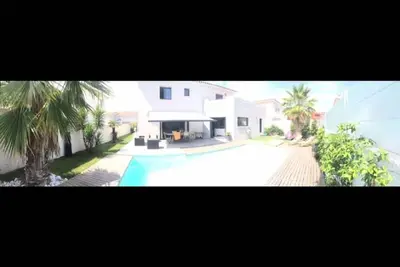 Image de Belle villa moderne 170m2 sur terrain arboré, piscine, 10mn de la mer en voiture