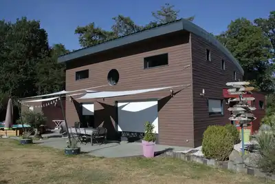 Image de Maison contemporaine 180 m2 - 4 chambres - terrain 1600 m2 avec piscine chauffée