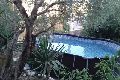 Image de 8 personnes, maison familiale au calme avec jardin 1000m2