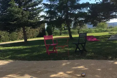 Image de Notre villa Domelia se situe au cœur de la campagne provençale.