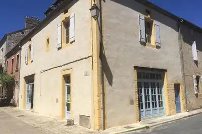 Image de Appartement 100 m ² à proximité de la place des cornière