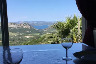 Image de Maison avec vue exceptionnelle sur la baie de Saint Florent.