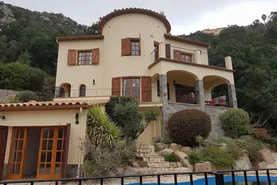 Image de Magnifique maison dans un cadre enchanteur et calme  avec piscine privée