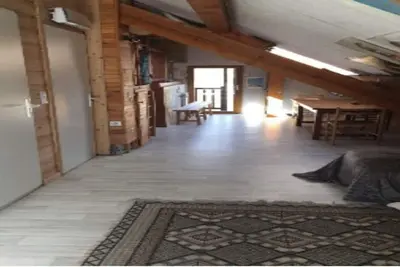 Image de \"Sous les toits\" ---------------------------------------------------------------