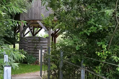 Cabane perchée Vaudésir avec spa privé
