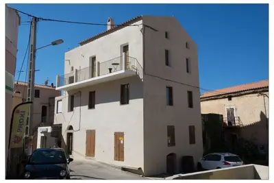 Image de 3 pieces dans maison de village  Calenzana Corse 2 chambres, 1 Sdb  4 personnes