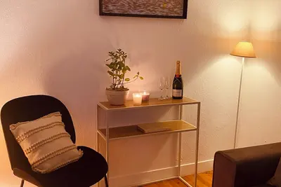 Image de Appartement agréable dans un immeuble de caractère, proche plage et centr