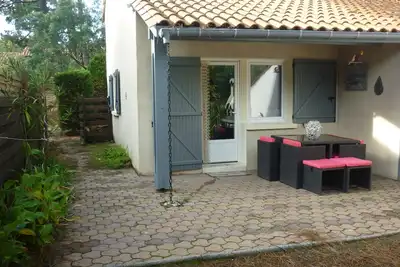 Image de Très agréable Maison deux pièces avec jardin clôturé au calme dans pinède