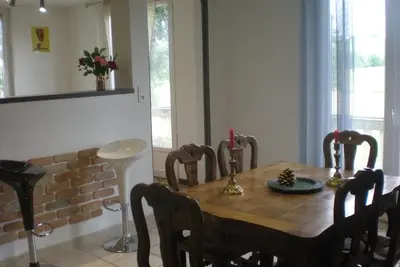 Image de Villa avec vue sur la chaîne des pyrénées à louer au week-end ou à la semaine