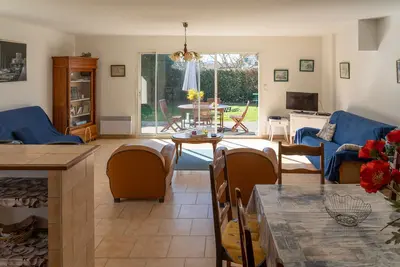 Image de Location Villa tout confort 8 personne avec Jardin arbore, 380 m mer