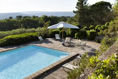 Image de Provence (Luberon): mas de charme, vue exceptionnelle, grande piscine et jardins