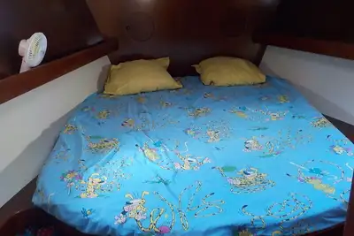 Image de Cabine Voilier à quai dans la Marina de Pointe à Pitre