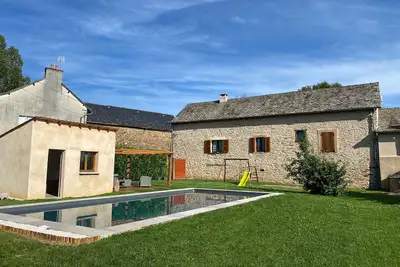 Image de Maison de campagne aveyronnaise avec piscine
