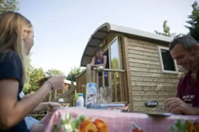 Image de Wooden Caravans, Number 6