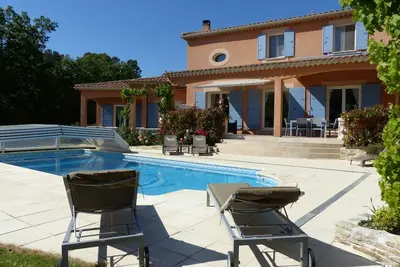 Image de Très belle villa avec piscine, dans le massif d'Uchaux