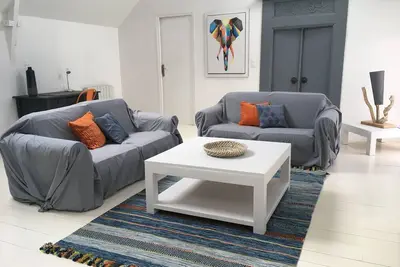 Image de Appartement avec jardinet  dans maison en pierre