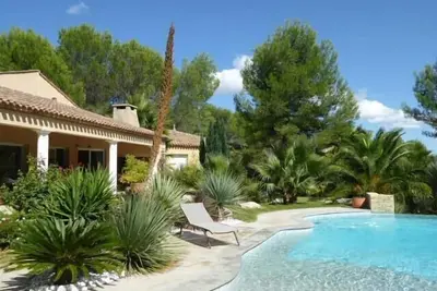 Image de Grande villa avec piscine, jardin arboré proche de Montpellier et de la mer