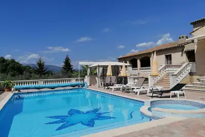 Image de House with pool back country Nice