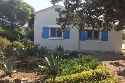 Image de idéale pour des vacances en famille, les pieds dans l'eau ;