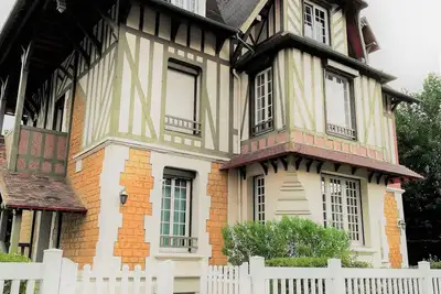 Image de Cabourg éventail, F4 avec jardin, 100m de la mer