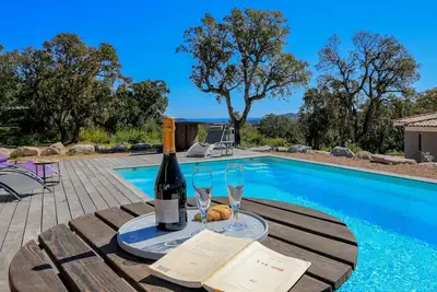Image de Villa 180m2 de 2018, piscine chauffée et sécurisée, vue mer, 3km Pinarello
