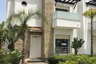 Image de Superbe villa Triplex a Skhirat ds belle résidence sécurisée piscines air jeux