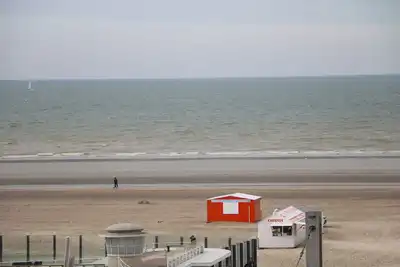 Oostduinkerke plage, vue latérale mer, Appartement 3 chambres idéal pour famill
