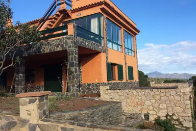 Image de Villa avec vue exceptionnelle sur mer Ă deux pas de la plage et du village