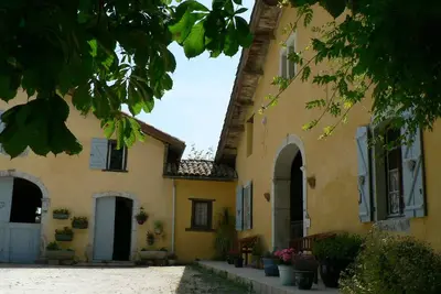 Image de Maison de Maître Écologique avec Piscine couverte – 8 Pers. Coeur des Landes