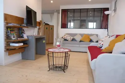 Ciboure/ Saint-Jean-De-Luz, grand appart 3* + garage privé. Rdc. Accès facilité.
