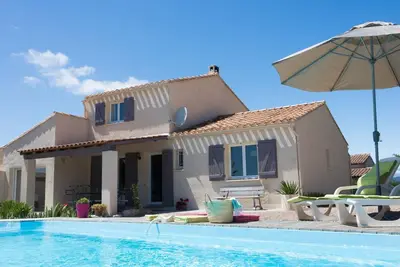 Image de Villa de vacances avec piscine proche de la mer
