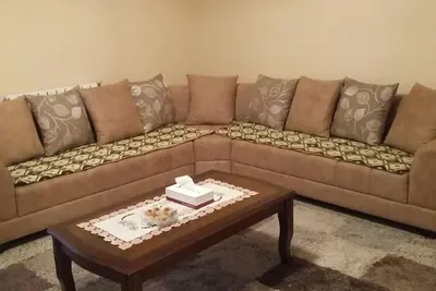Image de Trs bel appartement calme et confortable dans un quartier résidentiel.