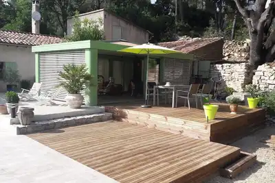 Image de Maset restauré 100m2 avec piscine sur 1ha de garrigue à 10mn du centre ville