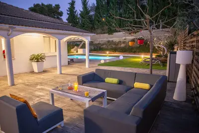 Image de \"La Perla\" Maison spectaculaire avec piscine privée à 8 minutes de Sitges