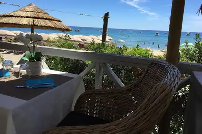 Image de Appartement climatisé plein sud T2 rez de jardin avec piscine<br>