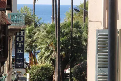 Image de Cannes: Plage du midi 2 minutes/45 m² clim/Vue mer/Parking privé/Internet-Wifi