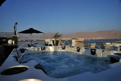 Image de Villa Diamond *****Lotus B 1er étage balcon + toit terrasse 160 m2. Eilat Israel