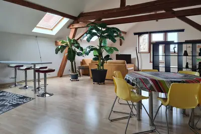 Image de Grand loft lumineux + chambre dans ancienne grange sur la route des vins