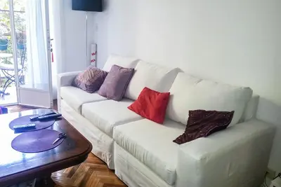 Image de Lumineux appartement de charme w / chambre à coucher et plein bureau